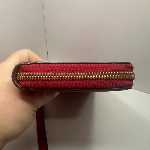 Michael Kors EUC Red Saffiano Leather Jet Set Wallet With Wrist Strap - Picture 9 of 16